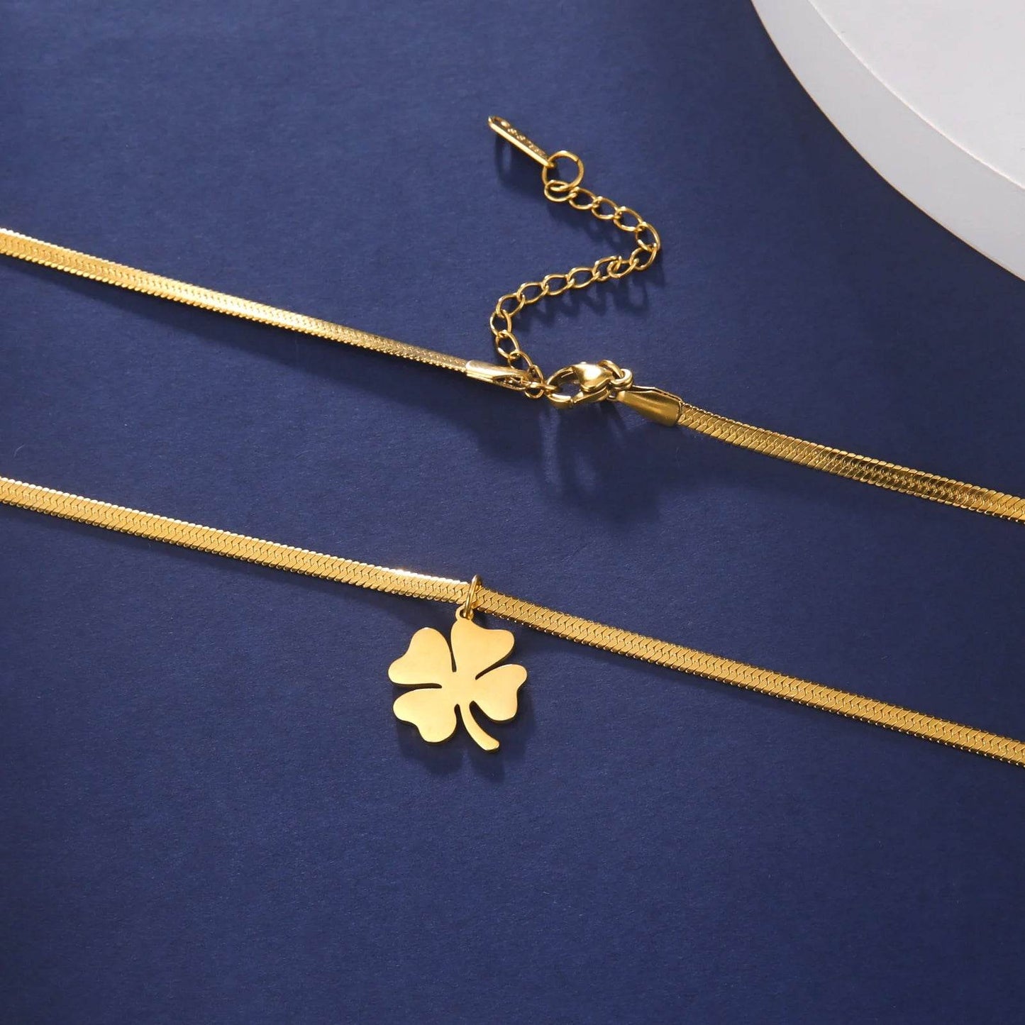 Clover Pendant Chain Necklace - Montero Milan