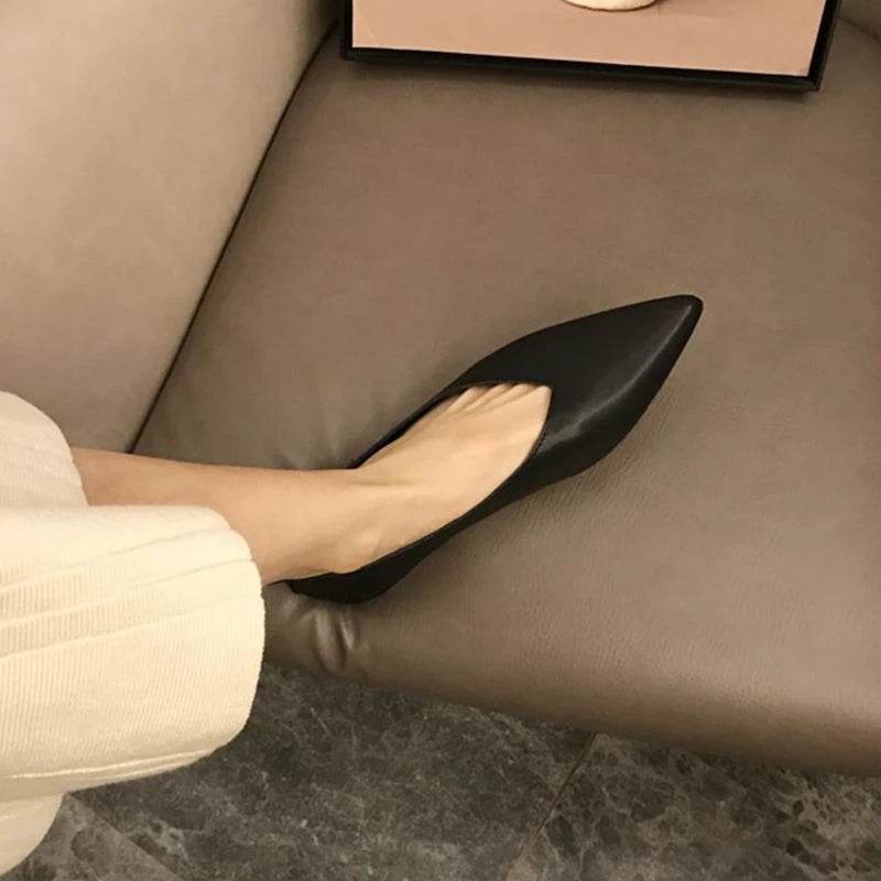 AIYUQI Female Shoes Large Size 2025 Pointedtoe Genuine Leather Flat Shoes Women Shallow Mouth Comfortable Women's Boat Shoes - Montero Milan