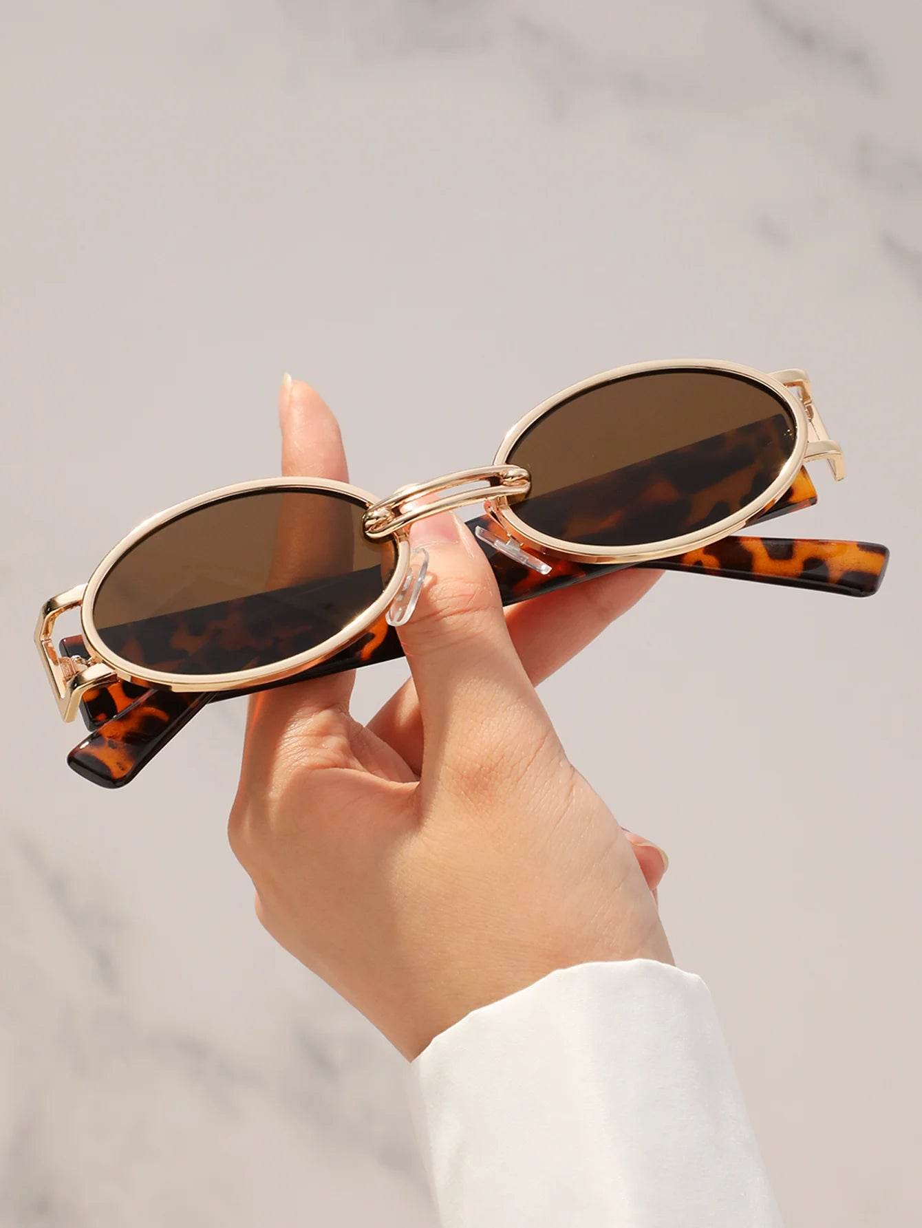 Gold Oval Retro Sunglasses - Montero Milan