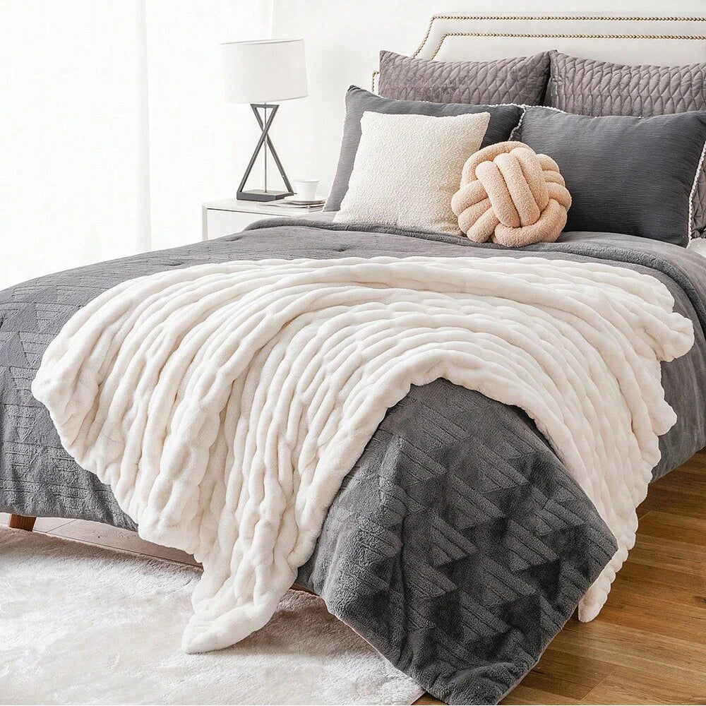 Luxury Faux Fur Throw Blanket
