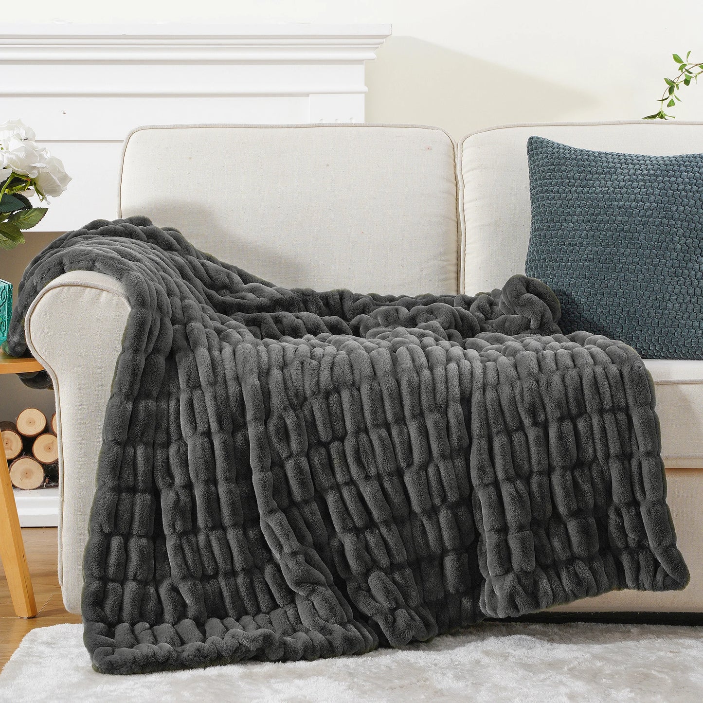 Luxury Faux Fur Throw Blanket
