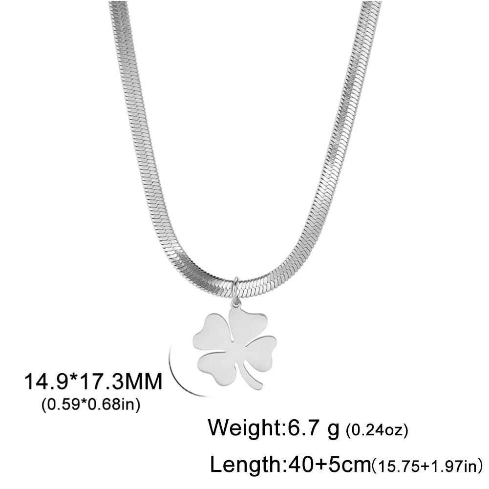 Silver clover pendant necklace with size measurements and length info